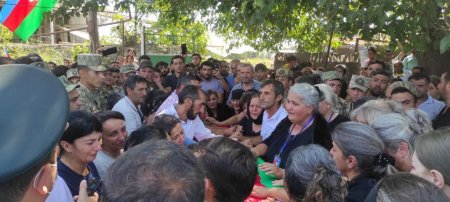 Şəhid Anar Kazımovun dəfni Şəhid Anar Kazımovun dəfni