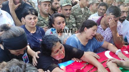 Şəhid Anar Kazımovun dəfni Şəhid Anar Kazımovun dəfni