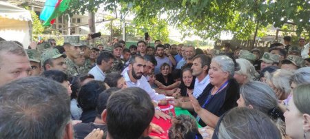 Şəhid Anar Kazımovun dəfni Şəhid Anar Kazımovun dəfni