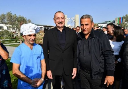 İlham Əliyev və Mehriban Əliyeva Zəngilanın Ağalı kəndində sakinlərlə görüşüblər - YENİLƏNİB + FOTO