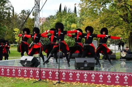 Gürcüstanın Mçxeti rayonundakı Muxrani sarayında mədəni proqram təqdim edilib - FOTO