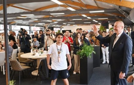 İlham Əliyev və Mehriban Əliyeva “Formula-1” Azərbaycan Qran-prisinin əsas yarışına baxıblar - YENİLƏNİB+FOTOй