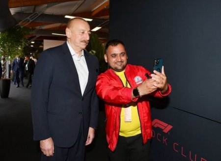 İlham Əliyev və Mehriban Əliyeva “Formula-1” Azərbaycan Qran-prisinin əsas yarışına baxıblar - YENİLƏNİB+FOTOй