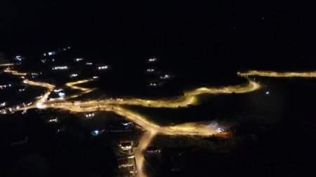 Laçının yolları gecələr işıq saçır - FOTO