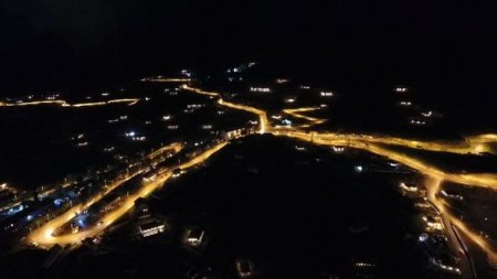 Laçının yolları gecələr işıq saçır - FOTO