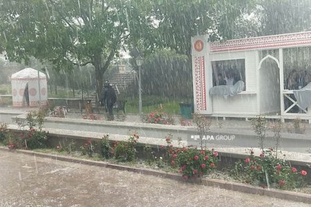 Şuşaya leysan və dolu yağdı