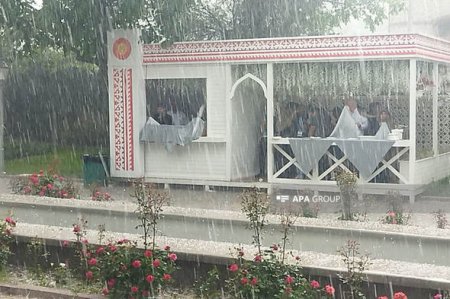 Şuşaya leysan və dolu yağdı