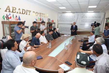 Xuraman Muradova Özbəkistan Yazıçılar Birliyinin fəxri üzvü seçildi Xuraman Muradova Özbəkistan Yazıçılar Birliyinin fəxri üzvü seçildi