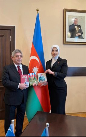 Xuraman Muradova Özbəkistan Yazıçılar Birliyinin fəxri üzvü seçildi Xuraman Muradova Özbəkistan Yazıçılar Birliyinin fəxri üzvü seçildi