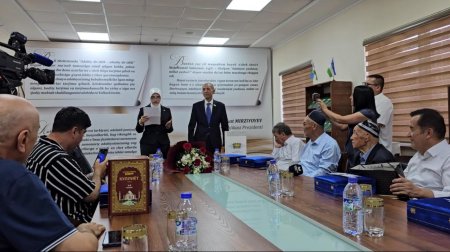 Xuraman Muradova Özbəkistan Yazıçılar Birliyinin fəxri üzvü seçildi Xuraman Muradova Özbəkistan Yazıçılar Birliyinin fəxri üzvü seçildi