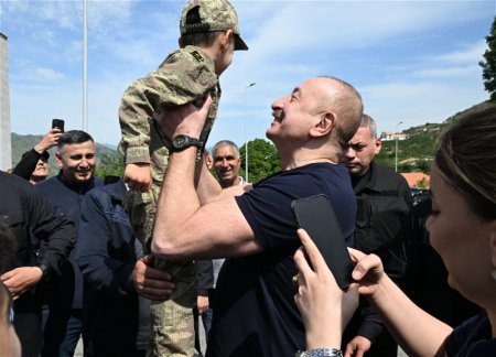 Prezident Laçında sakinlərlə GÖRÜŞDÜ