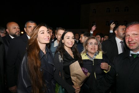 Leyla Əliyeva və Arzu Əliyeva Beynəlxalq Xalça Festivalını ziyarət ediblər